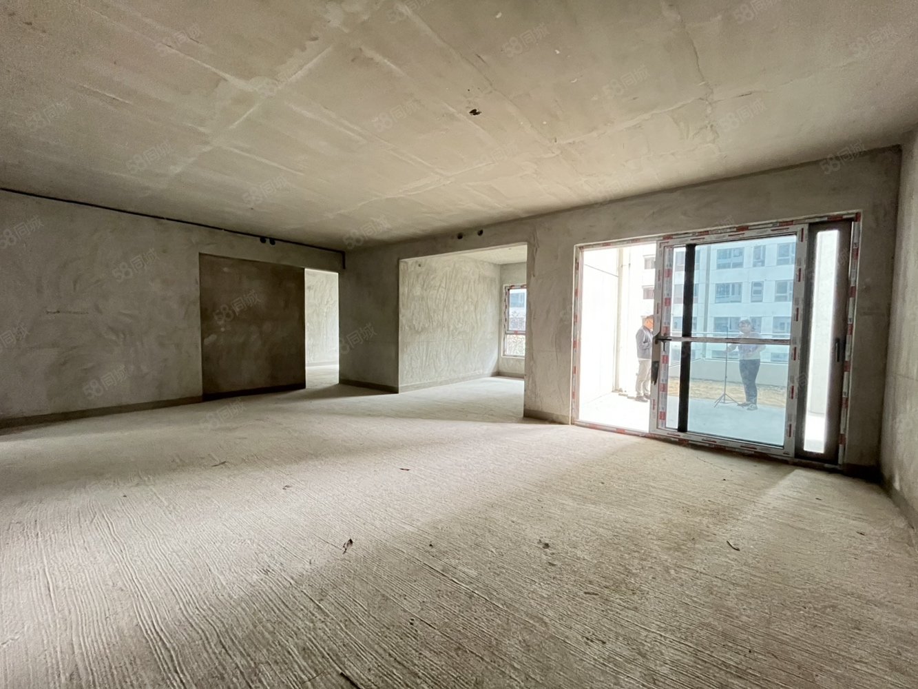 国瑞麓林府4室2厅3卫145㎡南北125万