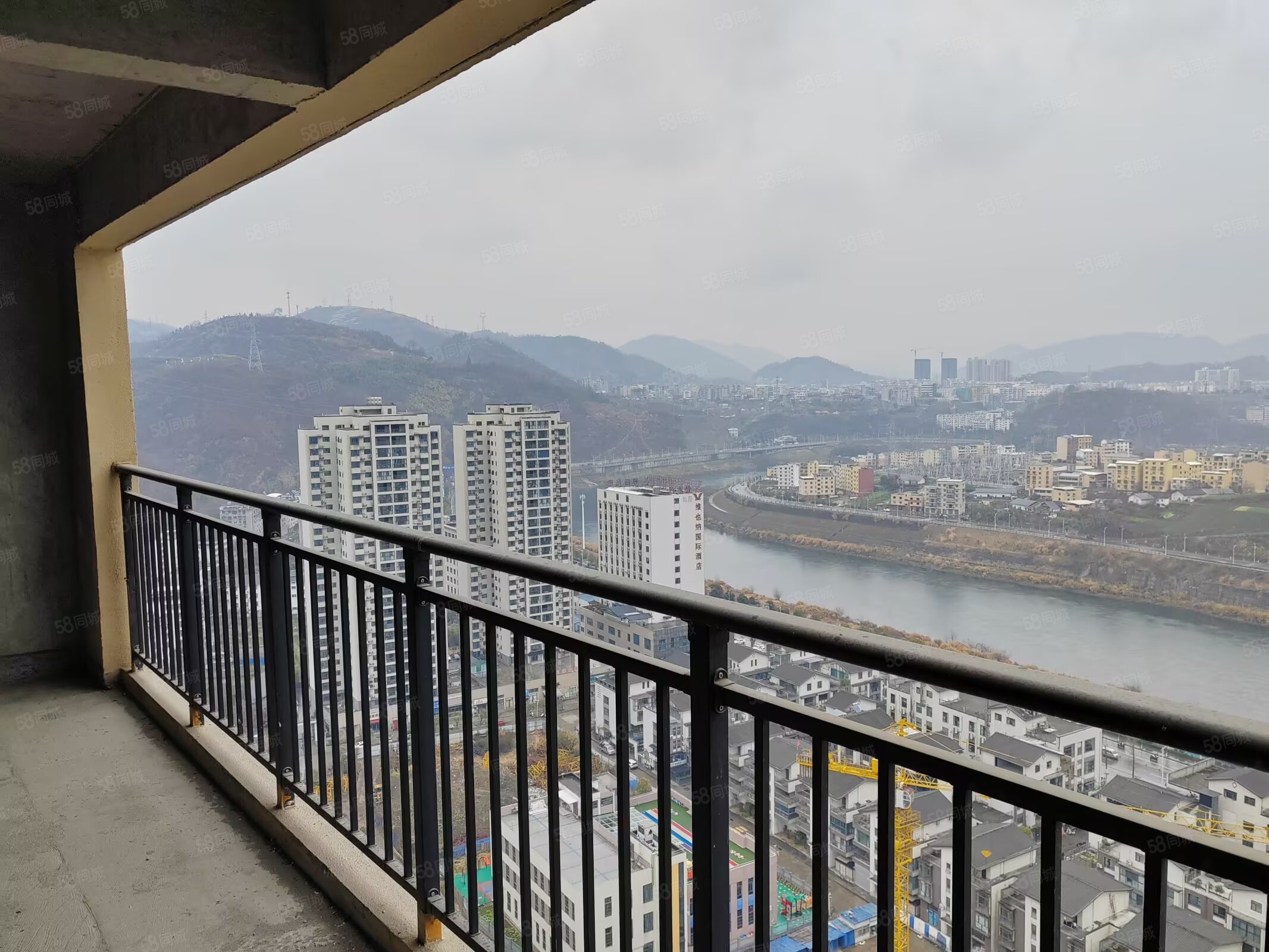 恒锦阳光新城3室2厅2卫115㎡东南31.8万