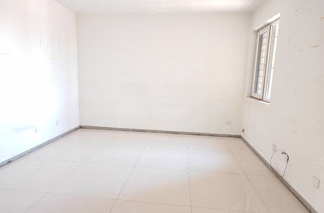 汽车站东临，水晶丽城西区亿丰附近，商品房，阿尔卡迪亚