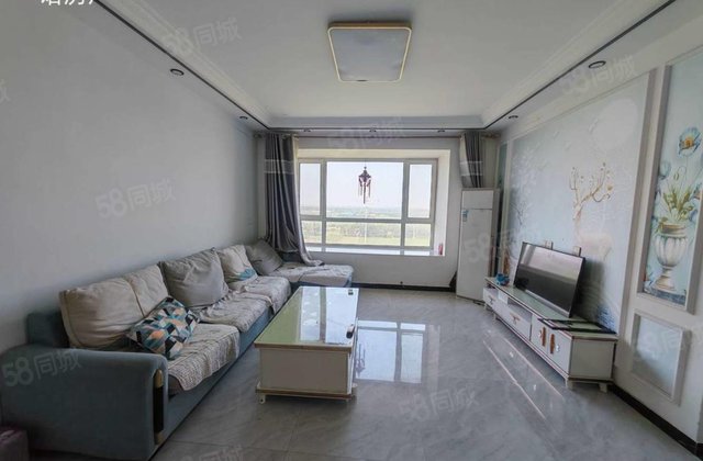 民生凤凰城8号院，精装三室，边户，带车储，房东诚心出售