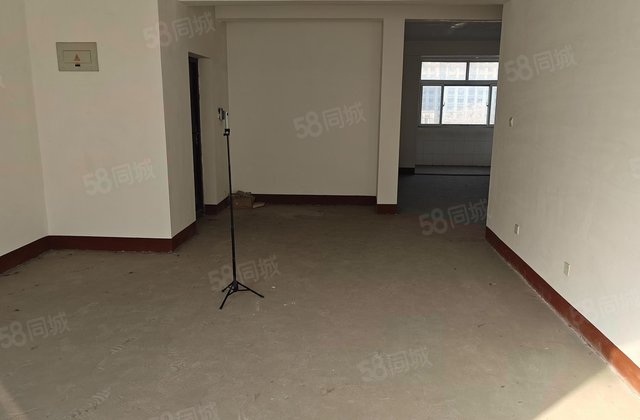 新城花园(南区)3室2厅140㎡41万二手房图片