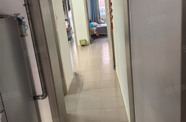 卫育花园小区多层孝心一楼 免大税 储藏室
