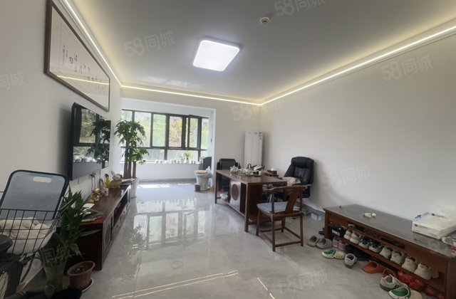 新出急售！东医桂馨苑 四室两厅两卫！送储免大税 城市芳华