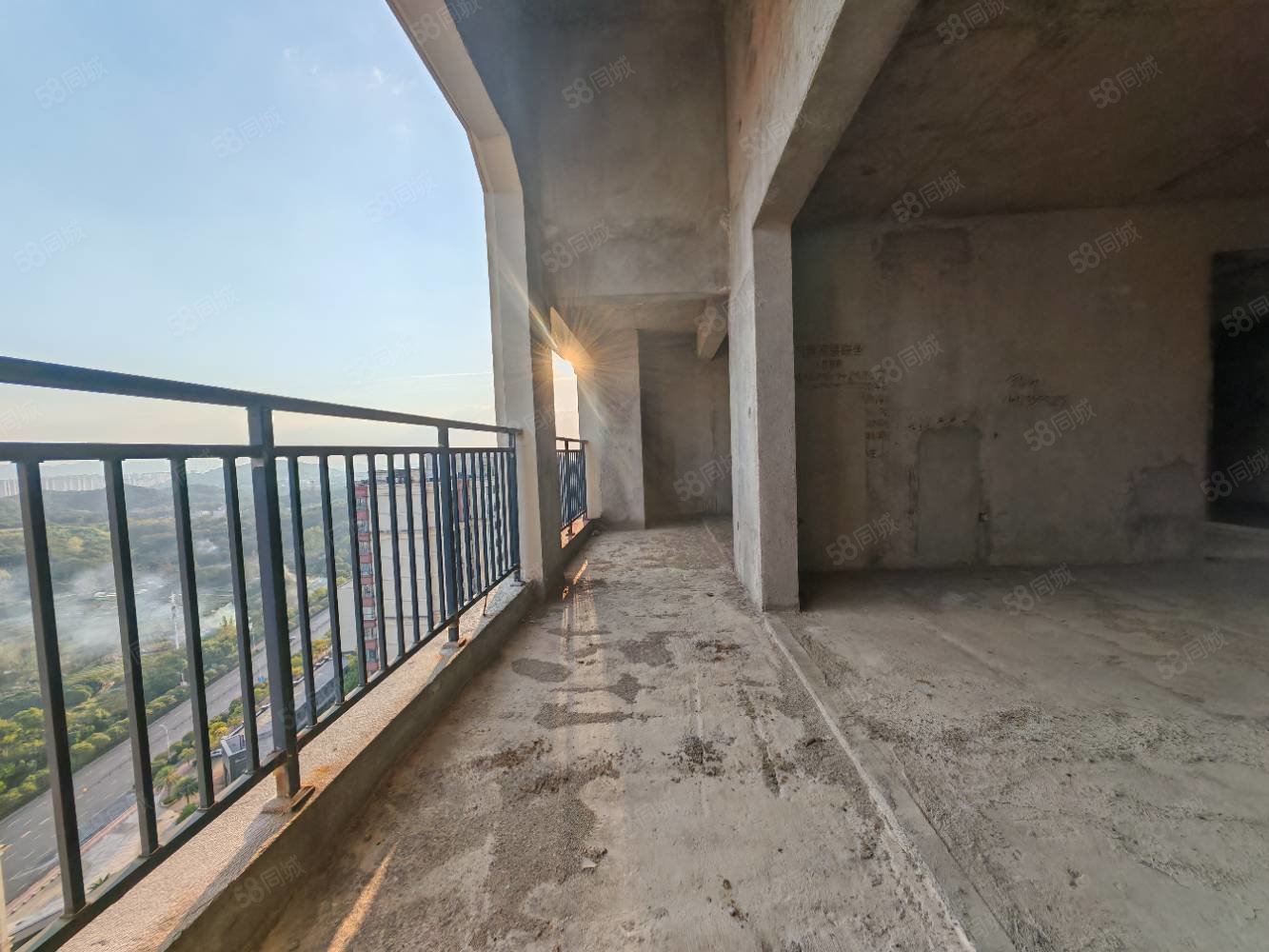 华泰花苑6室2厅2卫192㎡南北98万