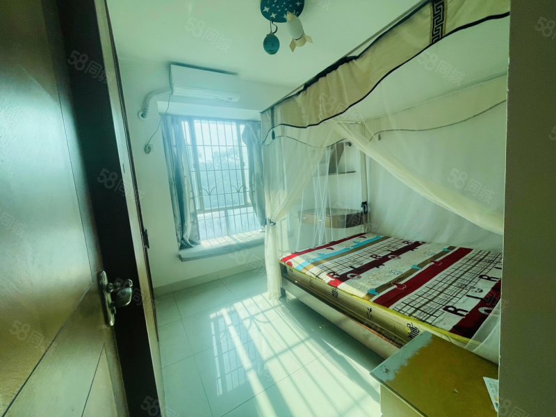 东怡新区东景园3室2厅2卫95㎡南230万