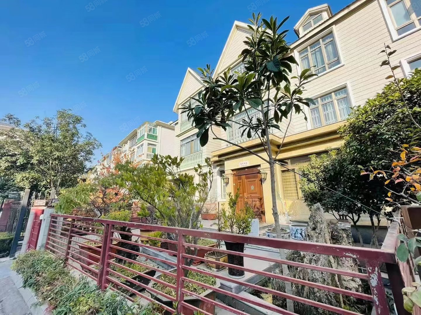 曲江航天御苑5室2厅4卫307㎡南950万