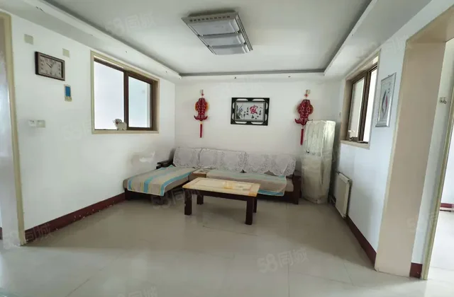 河景房 三室两厅 南北通透 居住舒服 免大税 出行方便可按揭