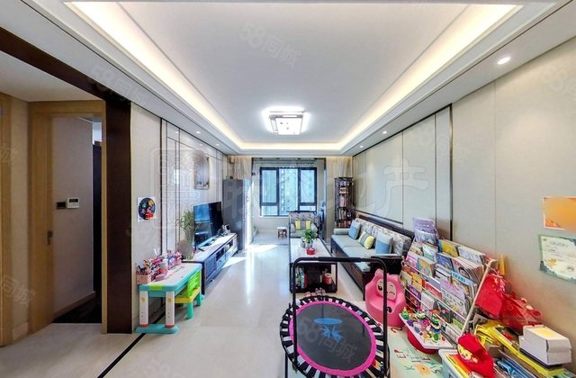 绿地海珀云翡4室2厅134.04㎡690万二手房图片