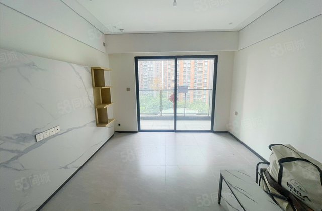 合景天銮3室2厅95㎡143万二手房图片