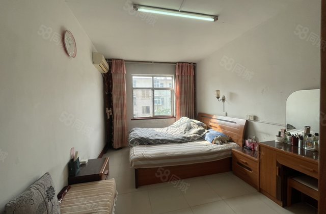 25万 25万 正规3室 单价3000多 中间楼层 表厂