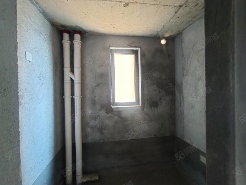 中航翡翠湾(公寓住宅)3室2厅2卫119.89㎡南北82万