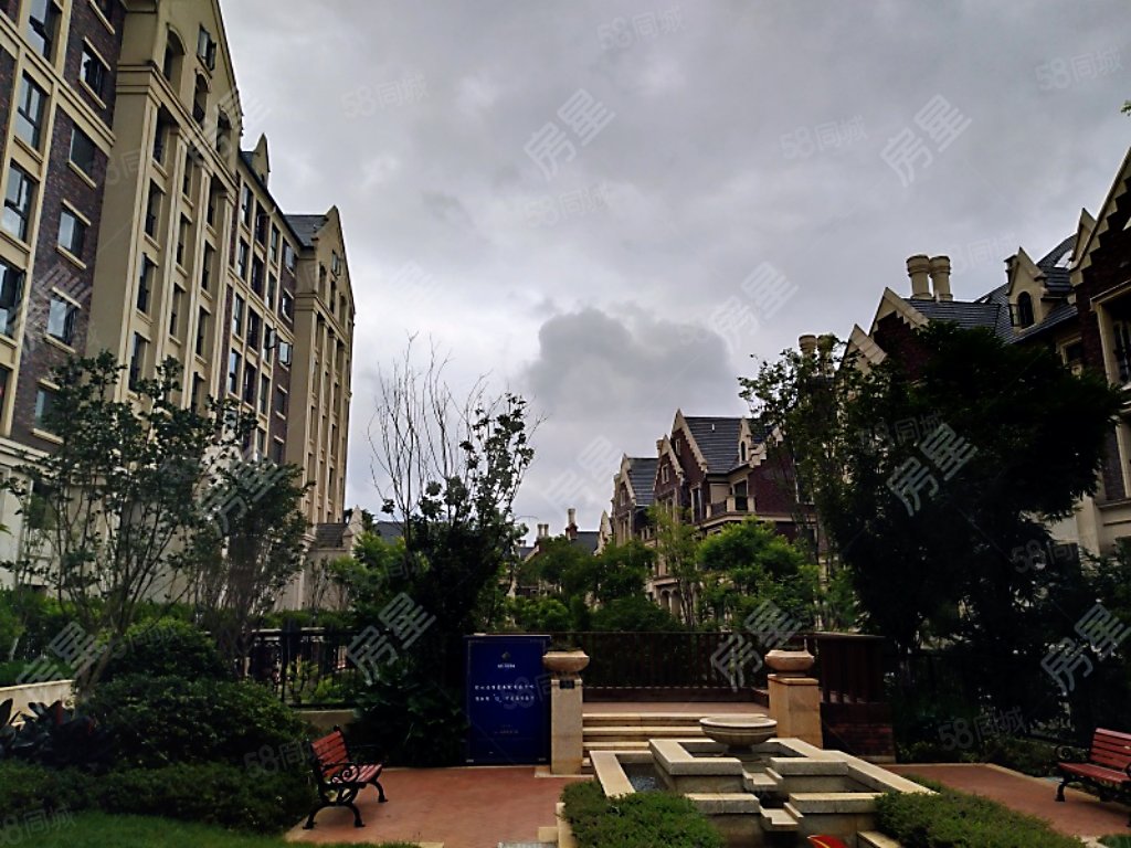 俊发九夏云水4室2厅3卫210.41㎡南北550万