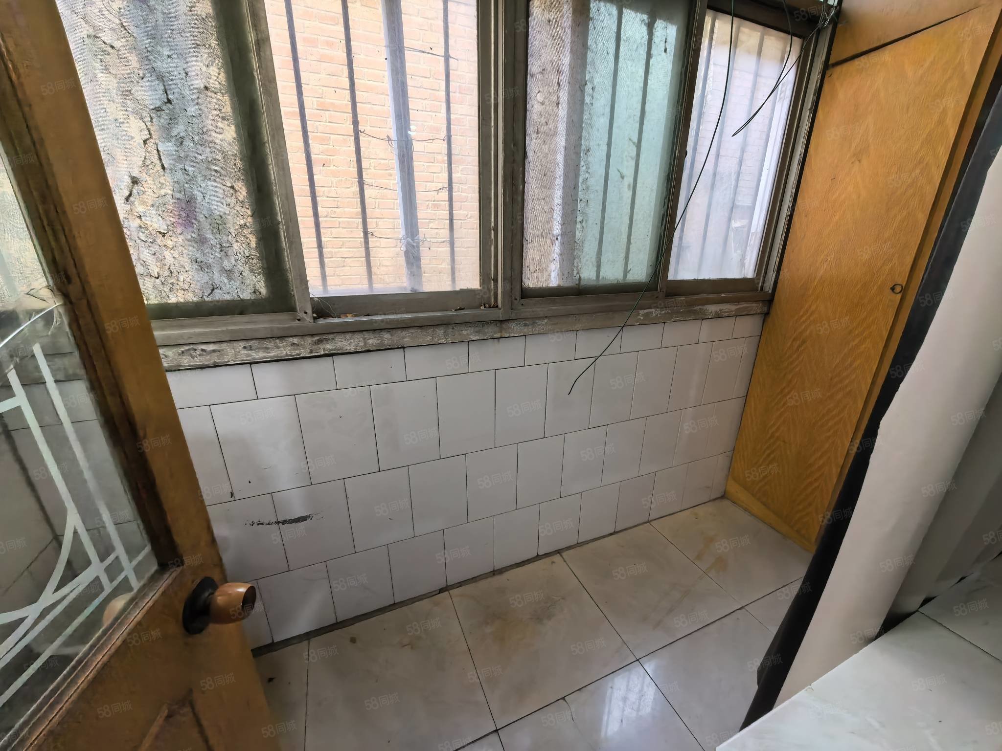 鞍座厂家属楼2室1厅1卫60㎡南北45万