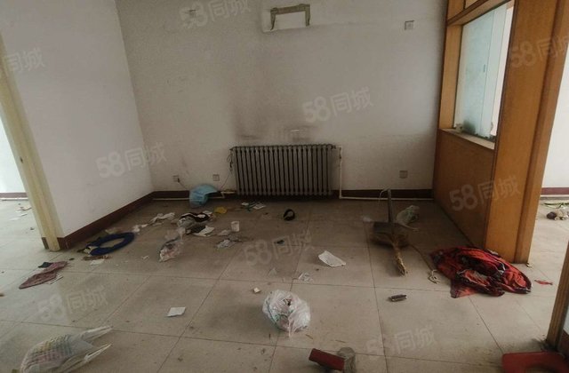 购物方便 医疗配套成熟 南向采光好 交通便捷 小三居
