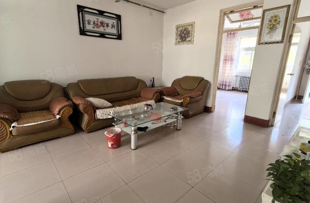 公园南邻 利民路 明星小区 三室 中间楼层 送储藏室 免大税