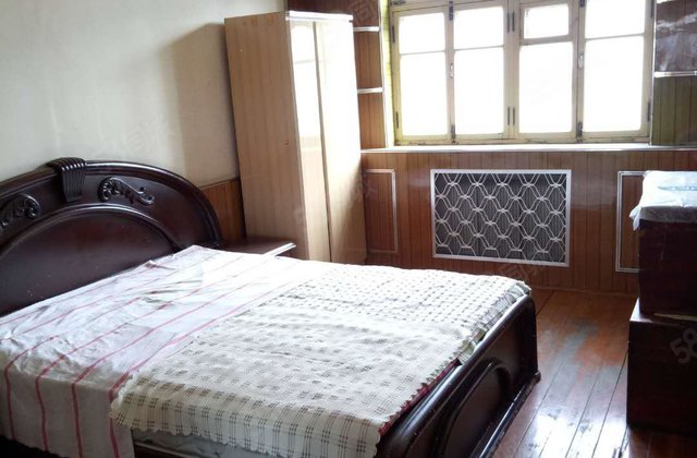 【4图】三三地产 怀王小区四楼101平30万不议价,新华路351-15号-辽阳