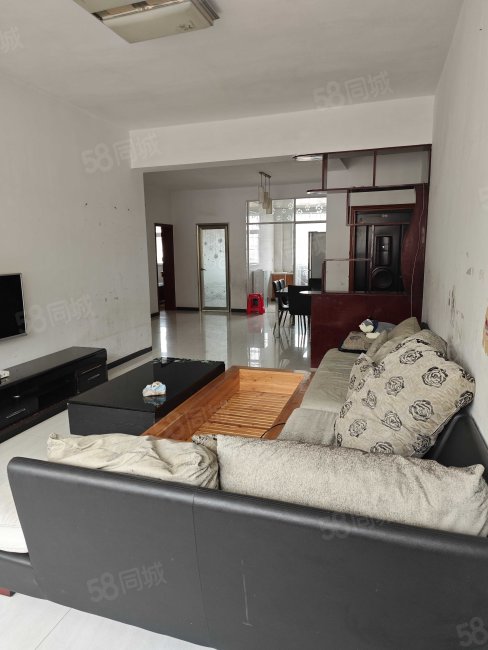 阳光华庭梨园路98号3室2厅2卫105平方米