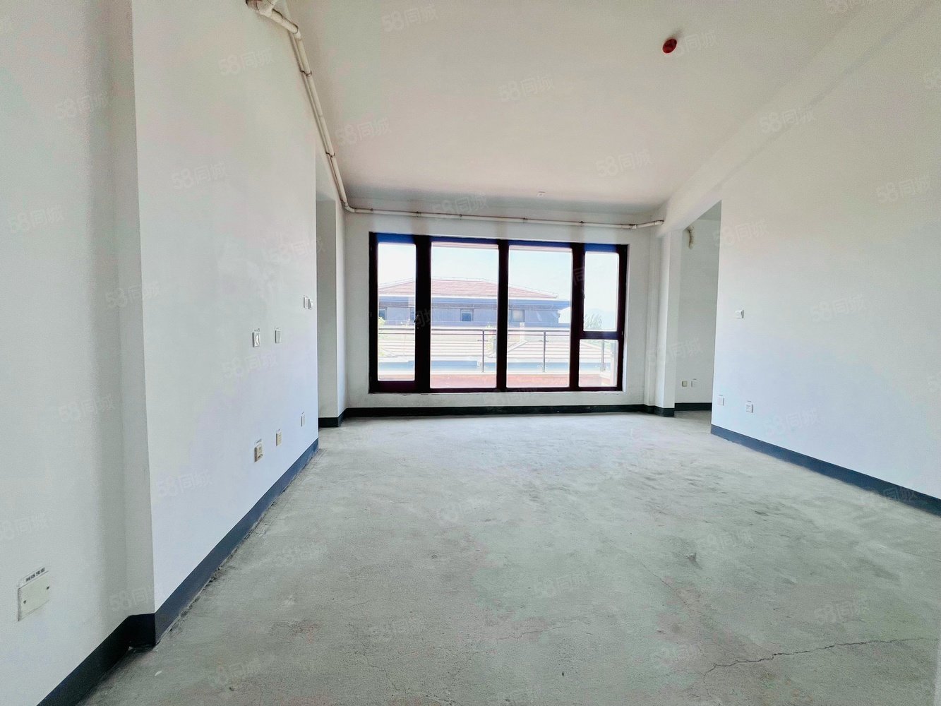 億城燕西華府(別墅)9室4廳8衛(wèi)596㎡南北2200萬