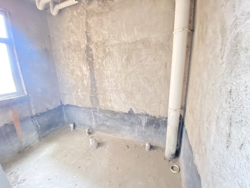 俊逸江山4室2厅2卫153㎡东西71.8万