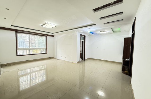 东昌湖边 电梯洋房 一楼精装 名人苑二期 三室两卫 随时看房