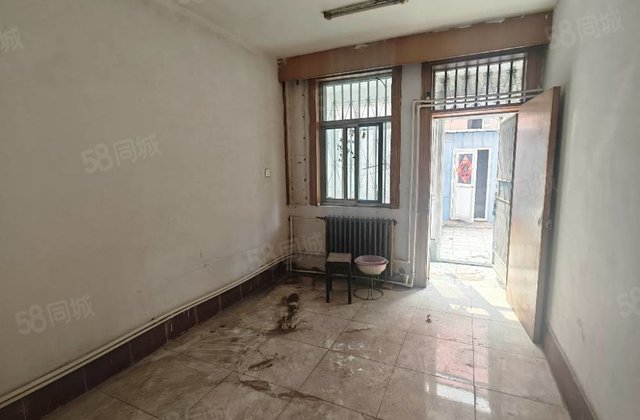 公园附近  一楼带院 上老东昌 养 老    可 按 揭
