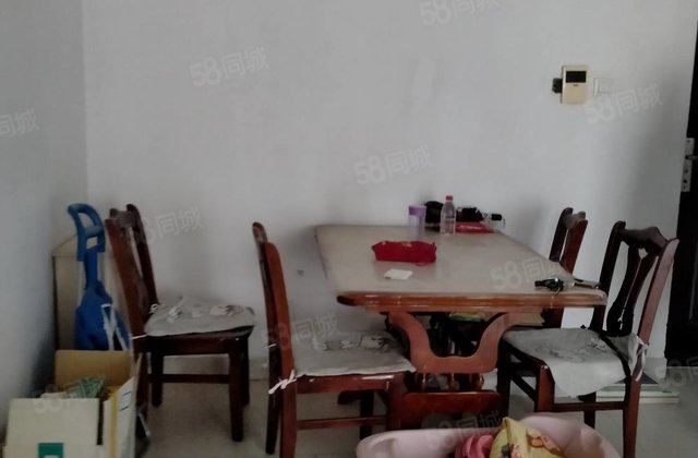 文轩，一中外国语附近龙湾94平带车位储藏室