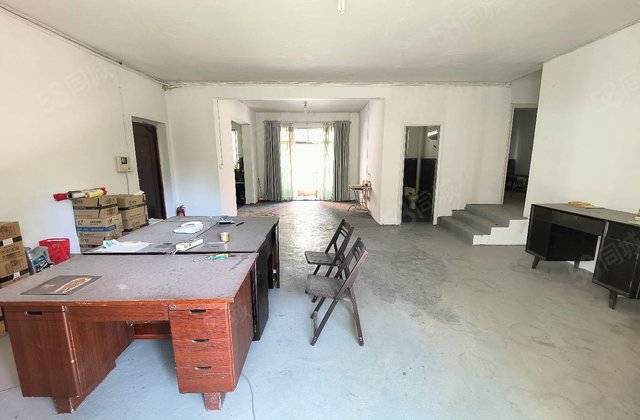 金苑4室2厅164㎡75万二手房图片