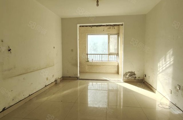 徒骇河旁，东苑中学旁，中间好楼层带车位送储经典三叶草户型通透