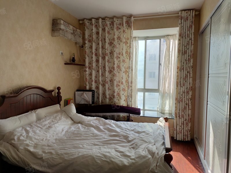 照片真实,满五年产权,朝南正规一室一厅,临地铁口,京东学校