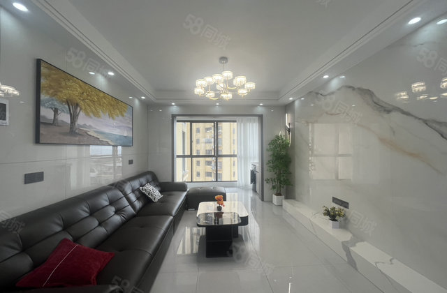 香槟国际5室2厅2卫123㎡南北72万