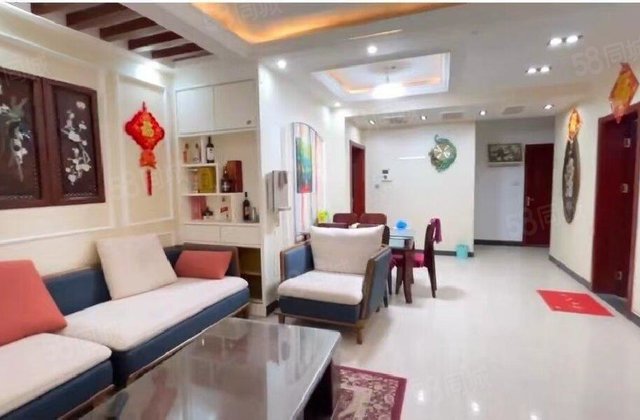 紧邻东昌湖边 名人苑三期洋房精装 送车位