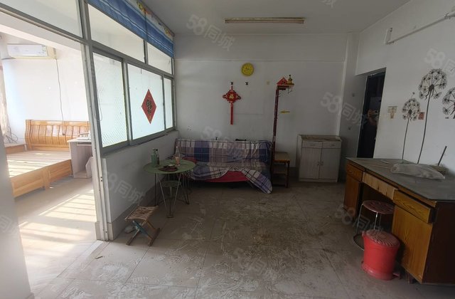 闸口旁文轩中学1.1类可以按揭可以  总价低花小钱办大事急售