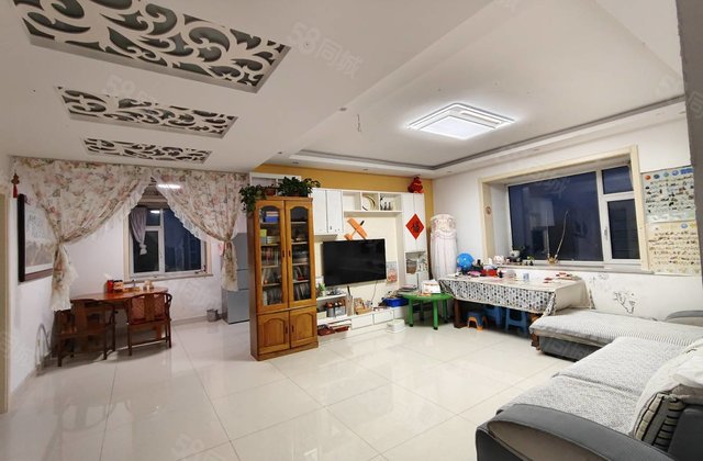 好楼层精装修，送车位储藏室，随时看房，急售