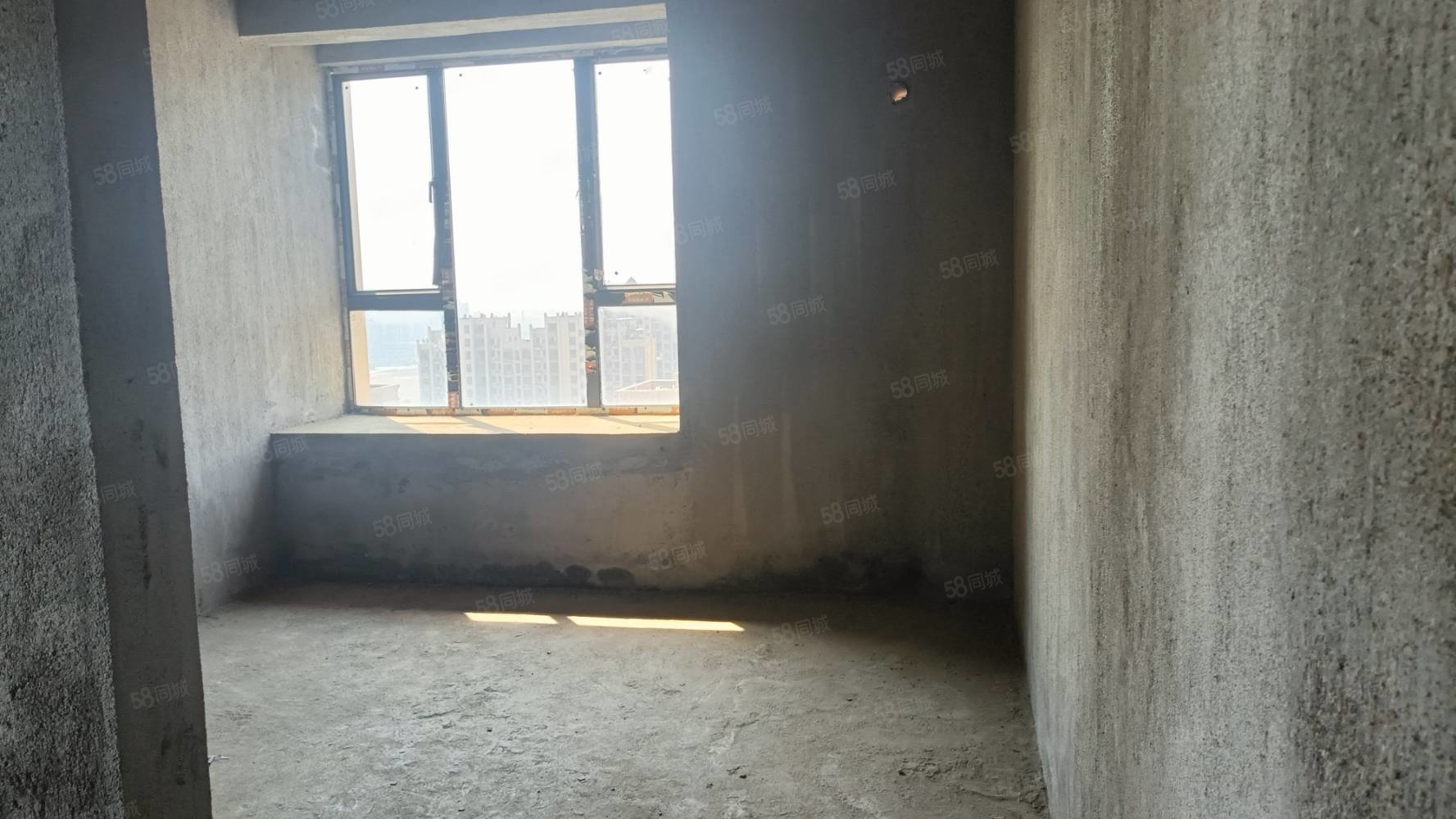 滨江学苑3室2厅2卫121㎡南北79.8万