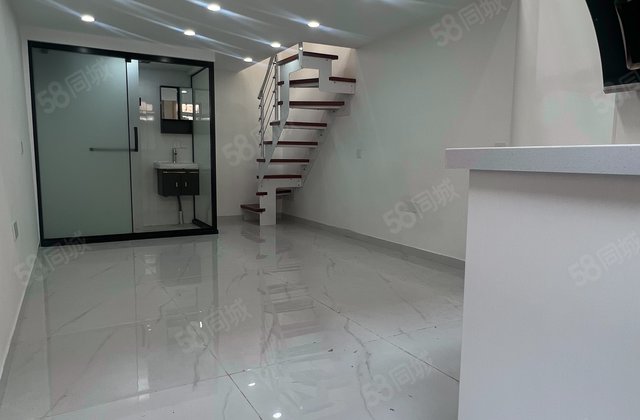 石头胡同小区1室1厅21.9㎡216万二手房图片