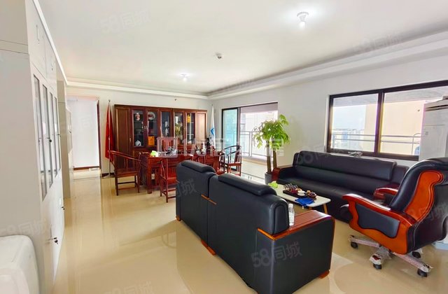 万科金域中央5室2厅144㎡136万二手房图片