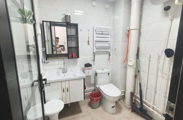 急售陈口小区   8楼 带车位 户型很好 价格不高位置优越