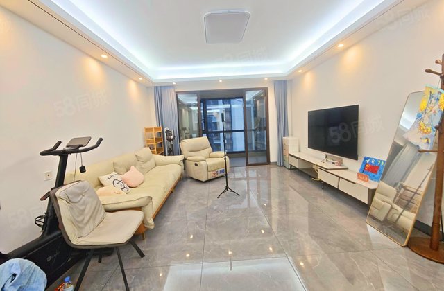 蓝光雍和园4室2厅131.16㎡128万二手房图片