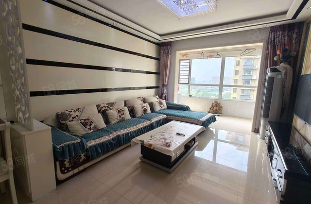 开发区外国语东昌一墙之隔，改善四室，送车储，配套齐全