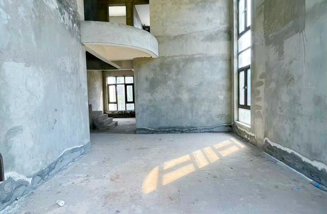 恒大山水城4室1厅188㎡198万二手房图片