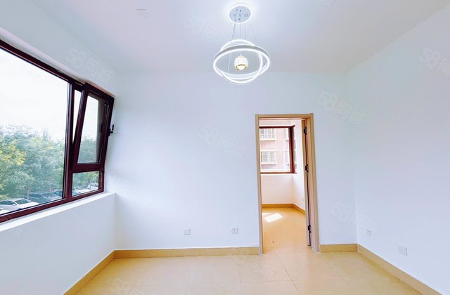 望湖花园一区(1-67号楼) 南北通透 楼龄新 电梯房