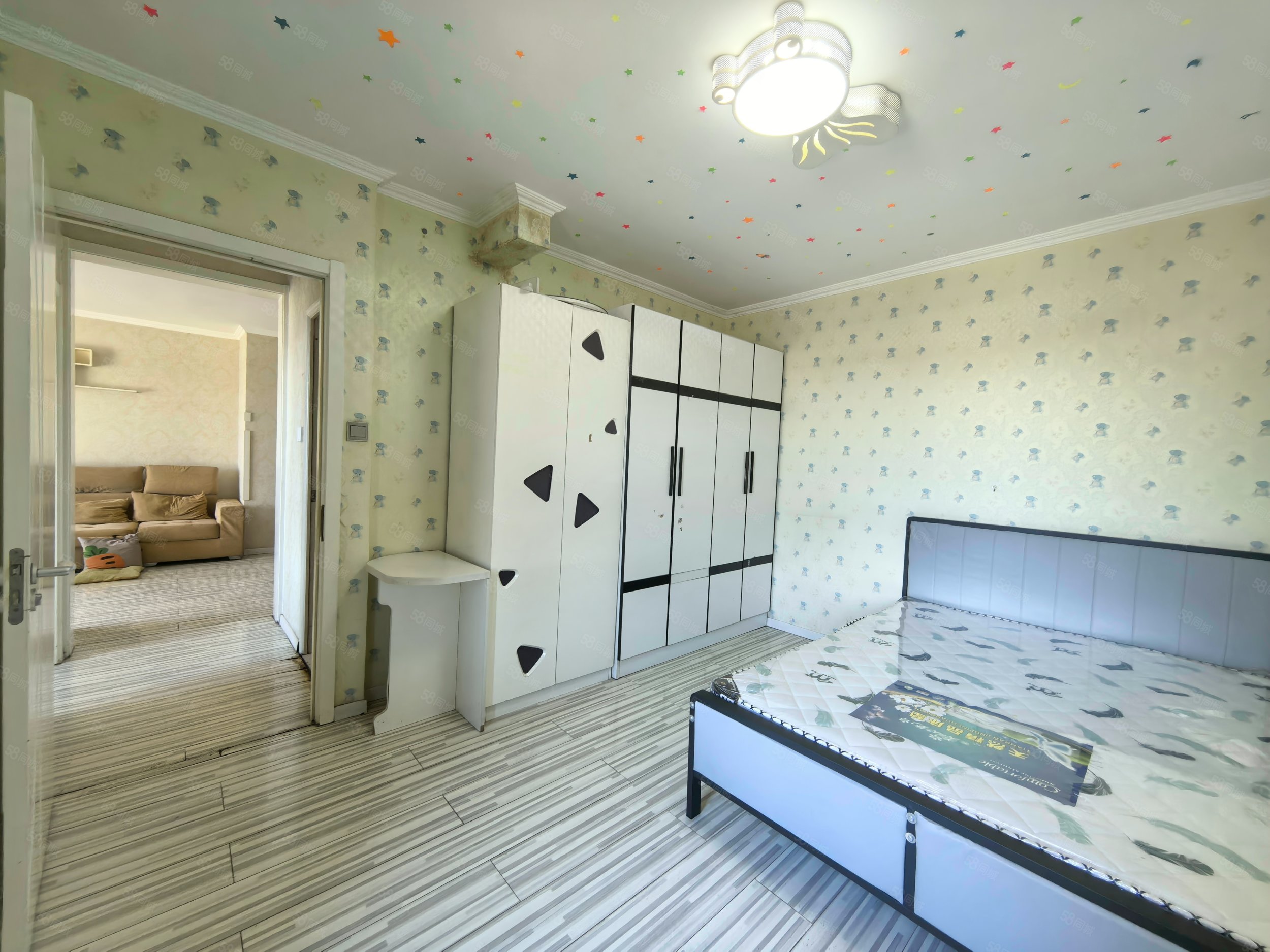 鑫園小區(qū)聞松臺2室1廳1衛(wèi)83.32㎡南200萬