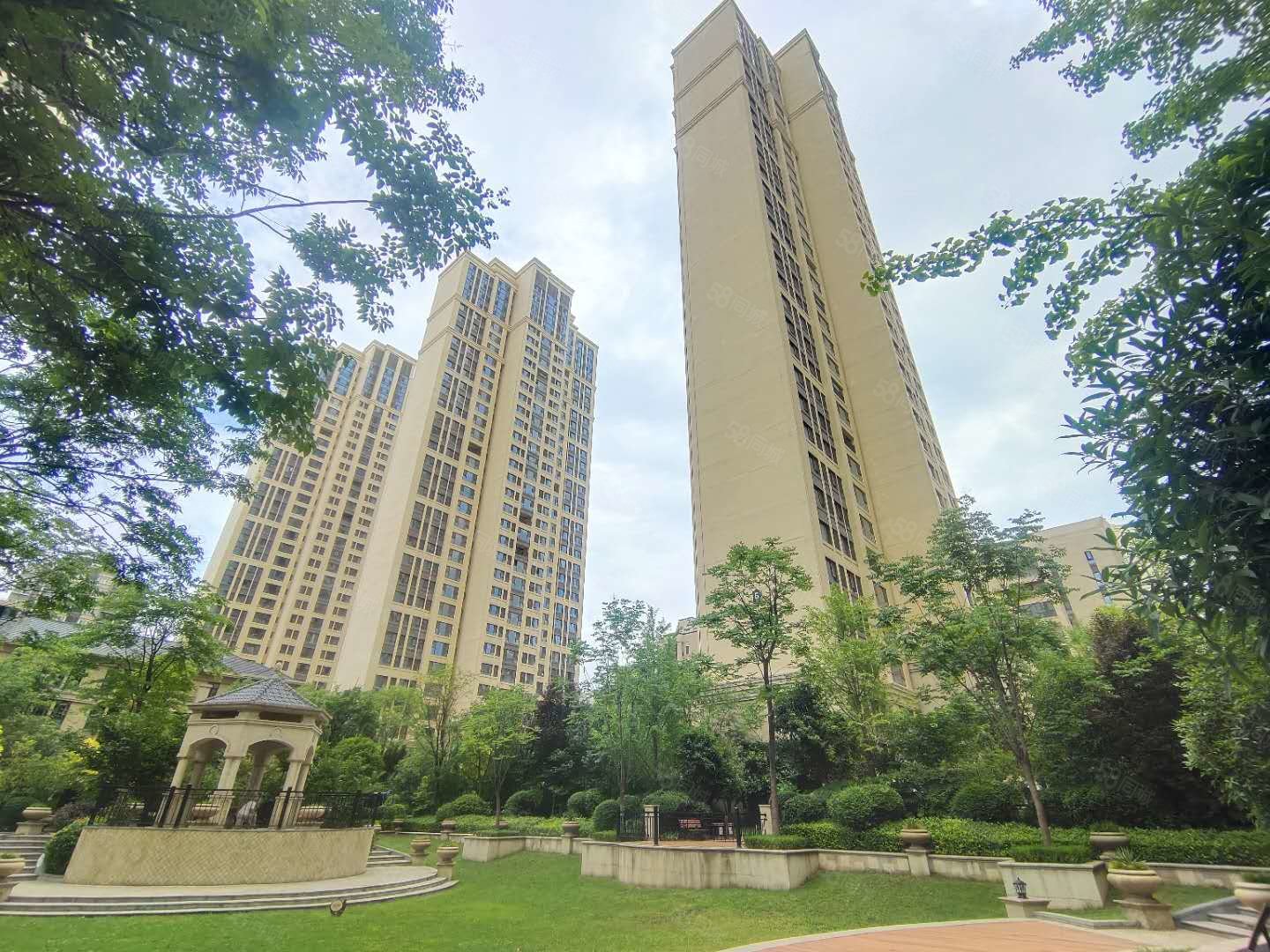 曲江华著中城4室2厅2卫119.31㎡南北329万