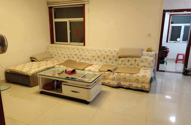 万达广场北邻，信合花苑凤凰楼层三室送储藏室免大税