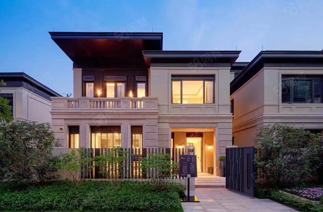 桂城城央别墅 带装修860万 送2个车位 有前后花园