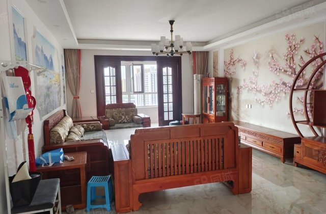 孟达国际新城A3区 近医院 南北通透 带实木家具 车位储 免