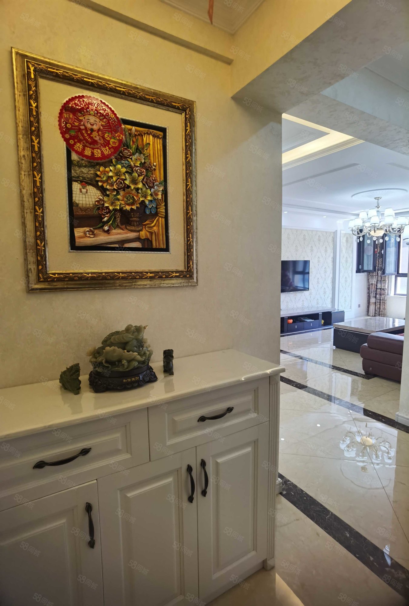 山语城3室2厅2卫140㎡南115万