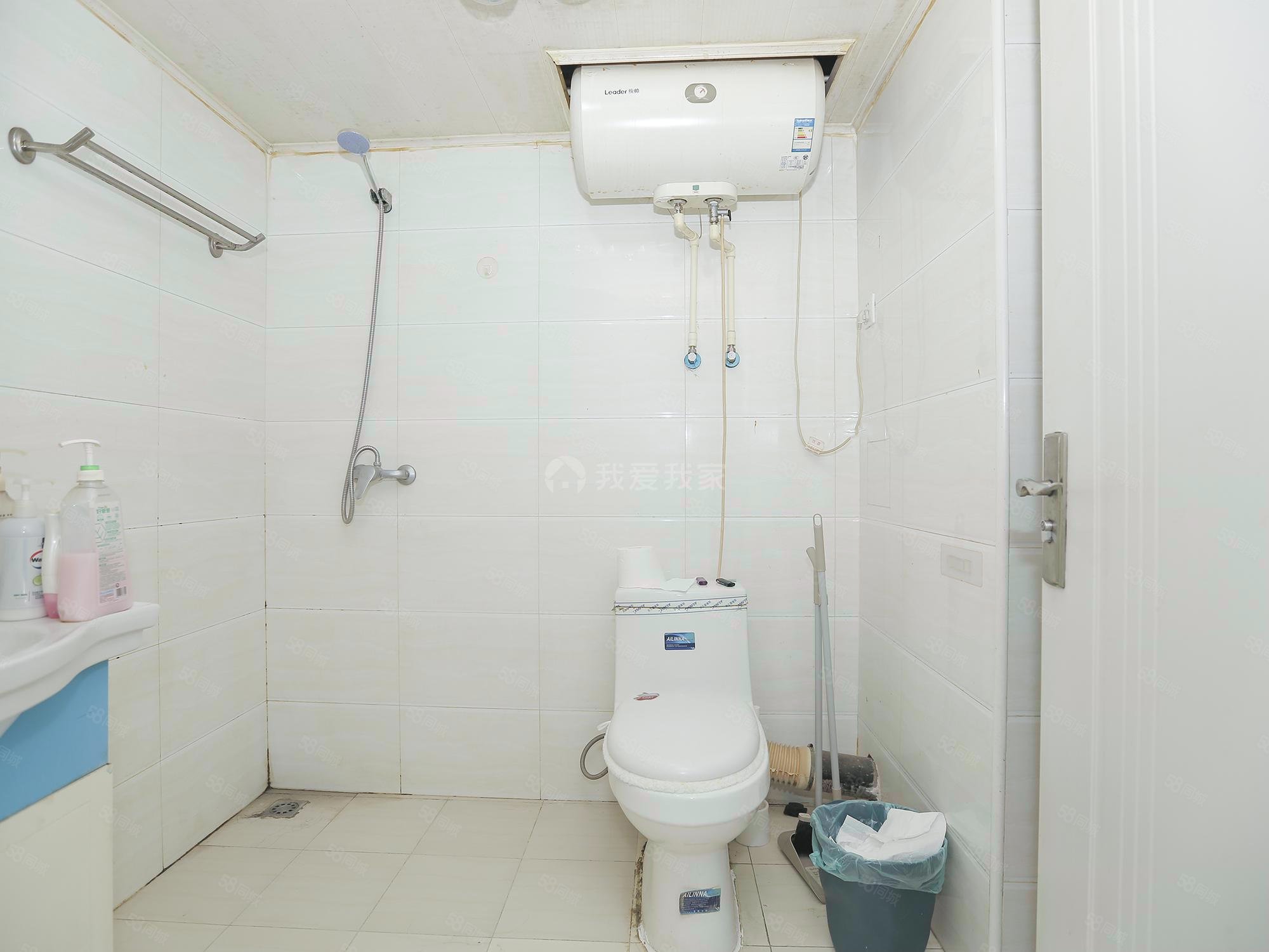 朗峰嘉園3室2廳2衛(wèi)66.2㎡東西330萬