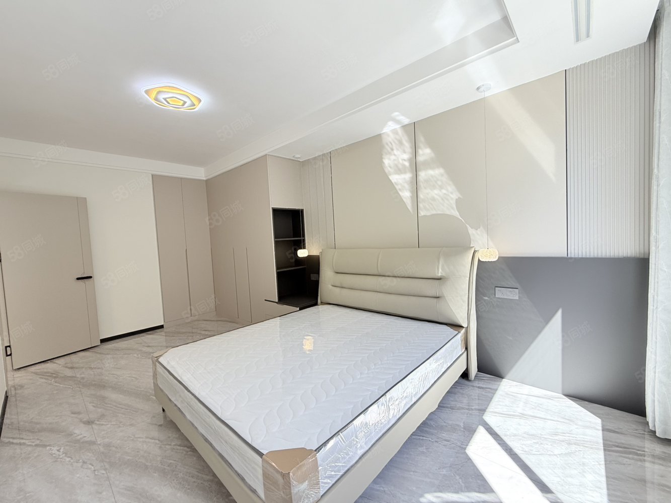 文豪世家3室2厅2卫161㎡南北103万