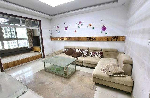 急售 二中附近 大客厅 中间楼层 带车位储藏室随时看房